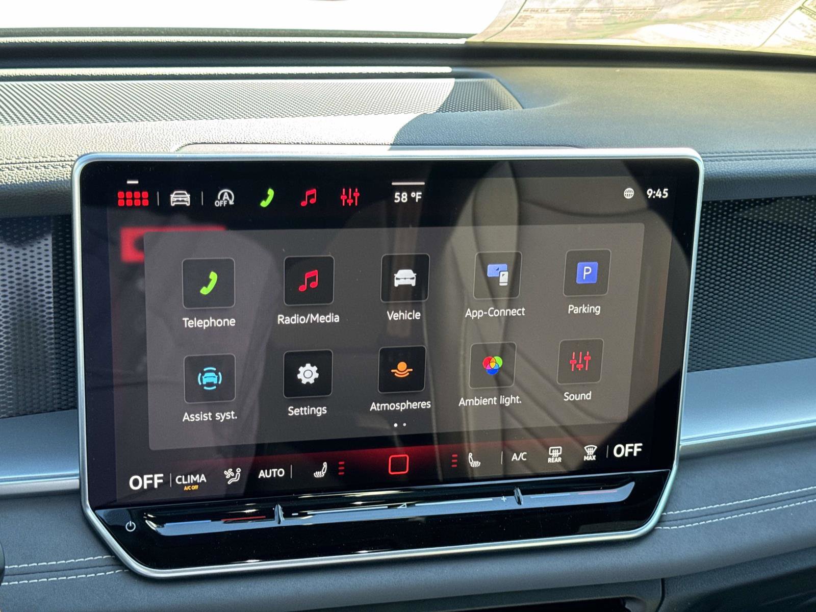 New 2026 Volkswagen Tiguan SE R-Line FWD image 24