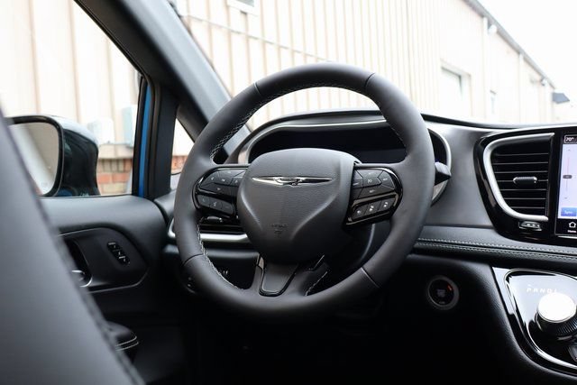 New 2026 Chrysler Pacifica Select w/ S Appearance Package FWD image 51