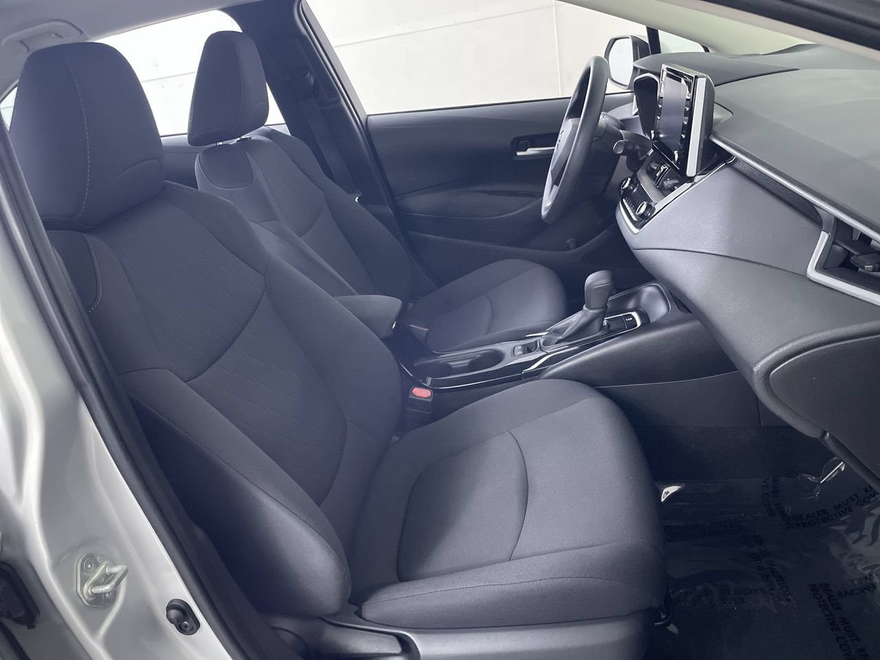Used 2020 Toyota Corolla LE FWD image 23