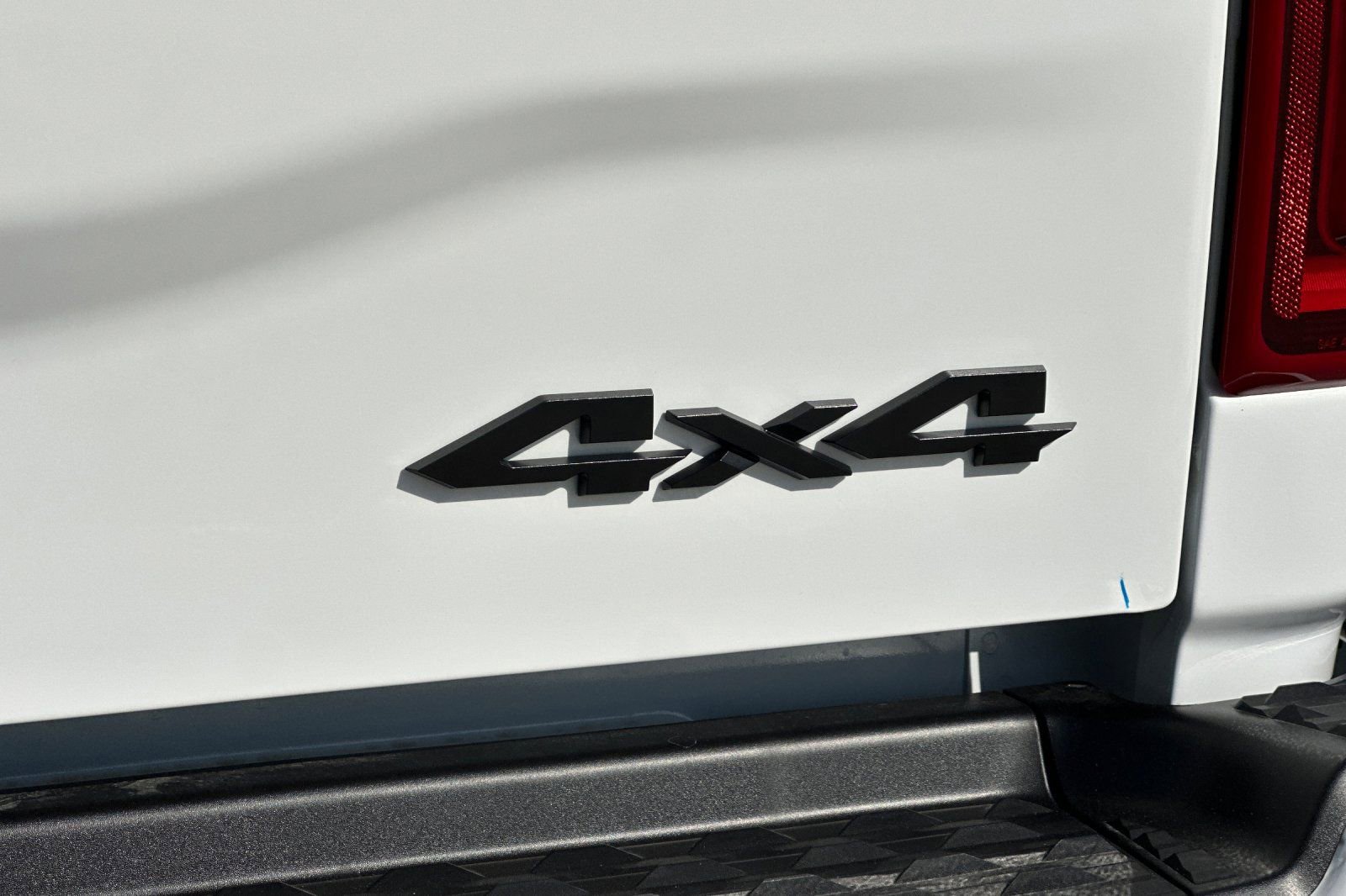 New 2026 RAM 3500 Laramie AWD/4WD image 27