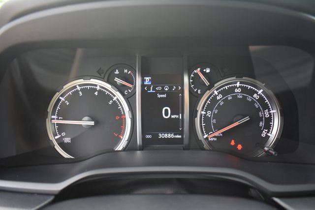 Used 2021 Toyota 4Runner Venture w/ Moonroof Package AWD/4WD image 22