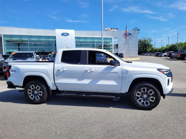 Used 2024 Chevrolet Colorado Z71 w/ Z71 Convenience Package 2 image 12