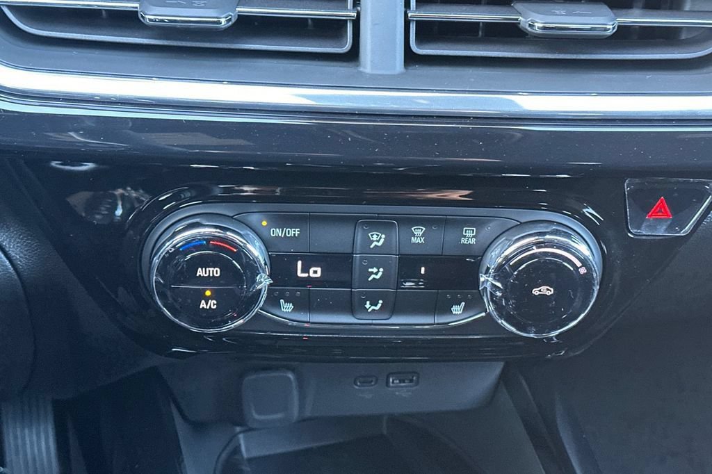 New 2026 Chevrolet Trax RS w/ Sunroof Package FWD image 21