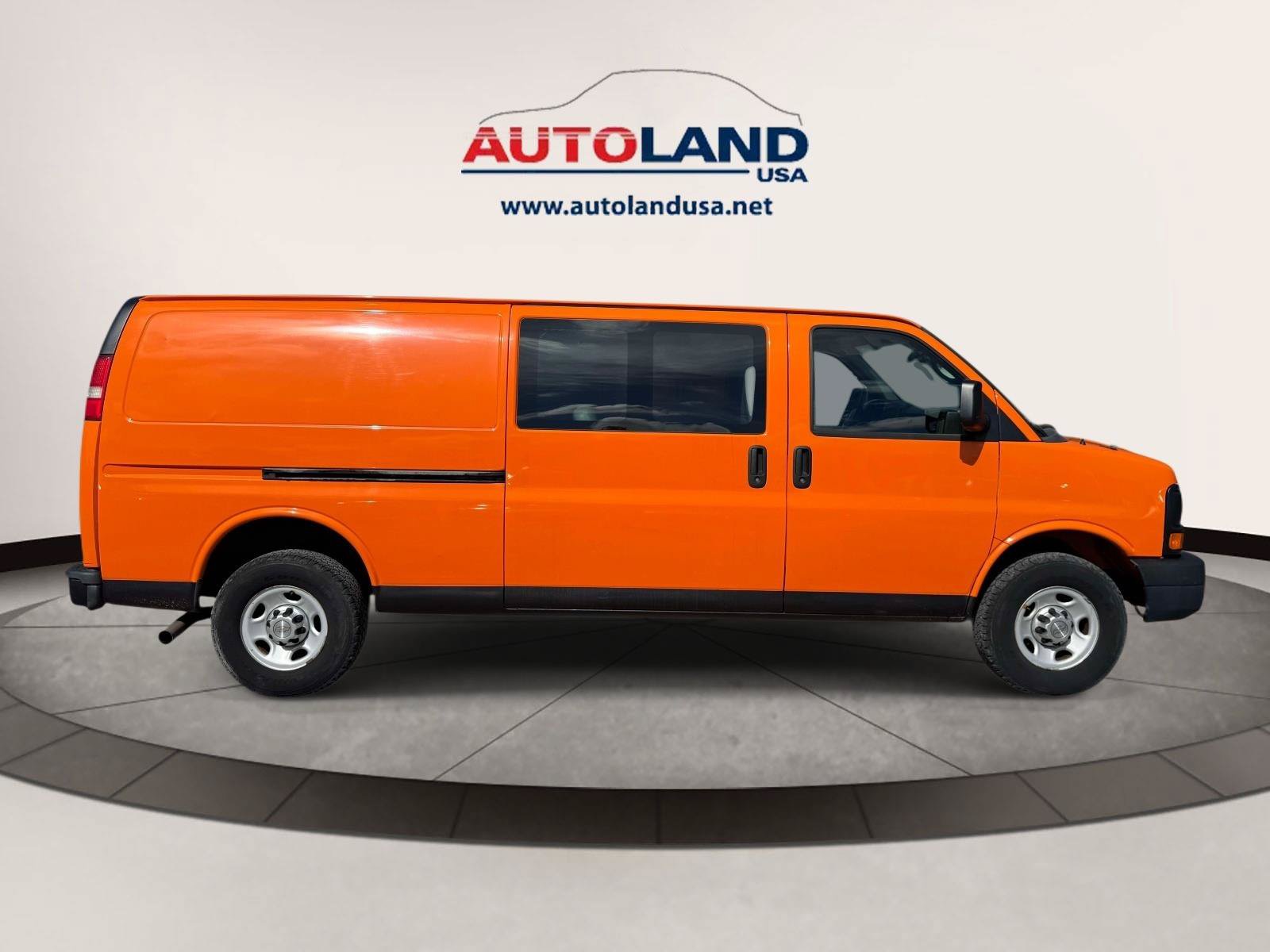 Used 2012 Chevrolet Express 3500 Extended RWD image 3