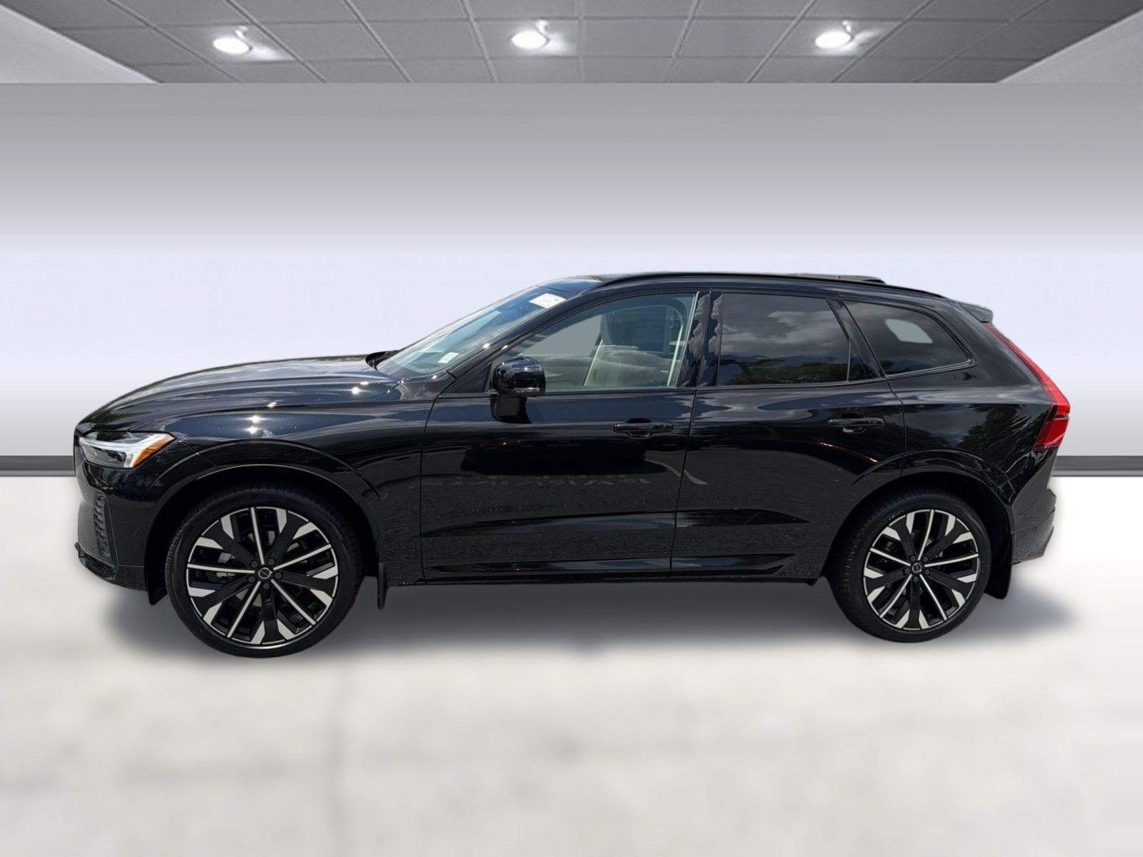 New 2026 Volvo XC60 B5 Ultra w/ Climate Package AWD/4WD image 2