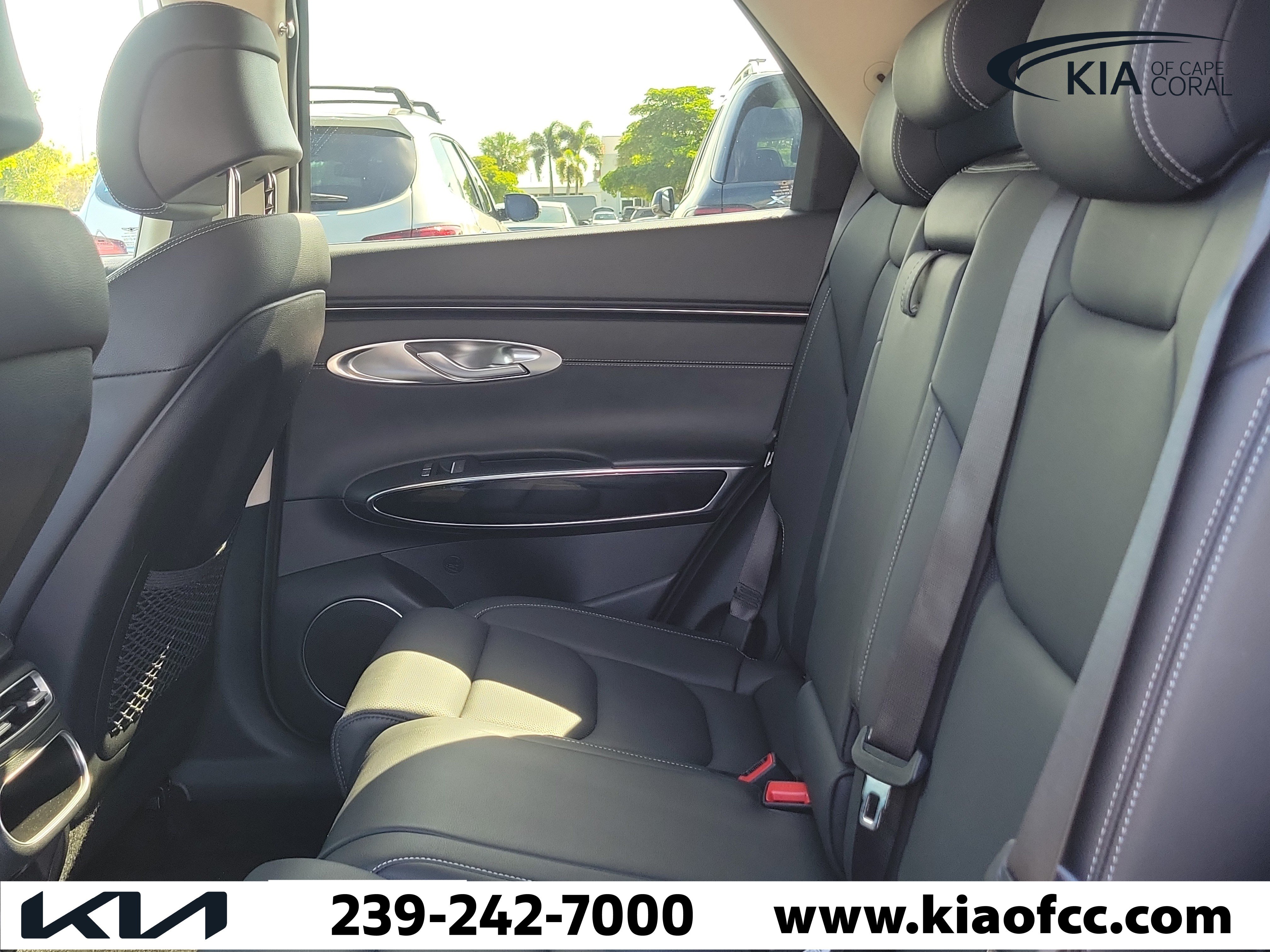 Used 2023 Genesis GV70 2.5T AWD/4WD image 11