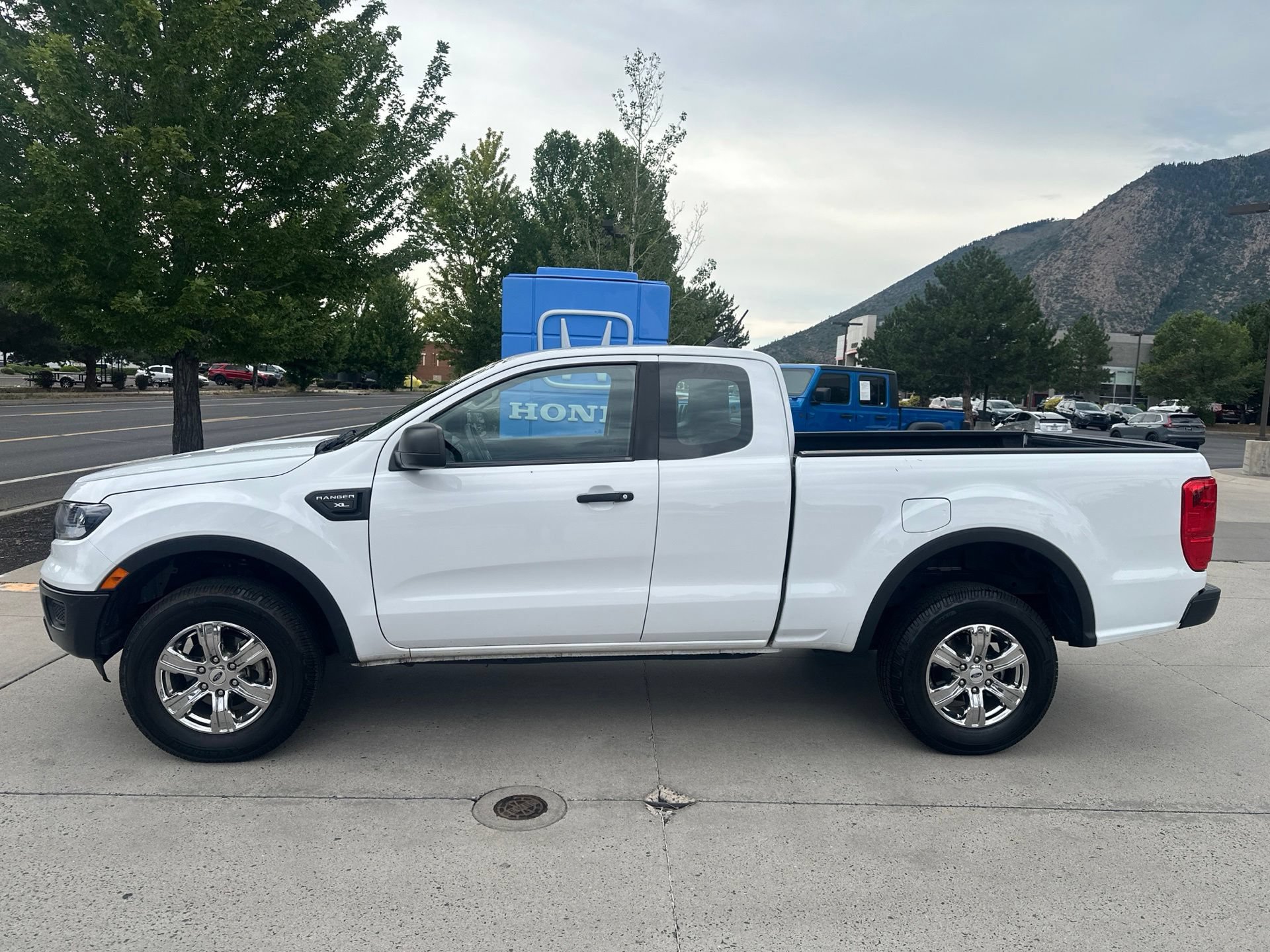 Used 2023 Ford Ranger XL RWD image 2