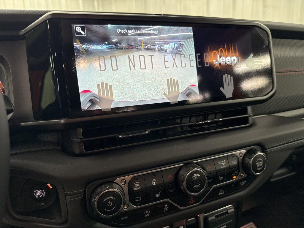 New 2025 Jeep Gladiator Rubicon w/ Convenience Group image 19