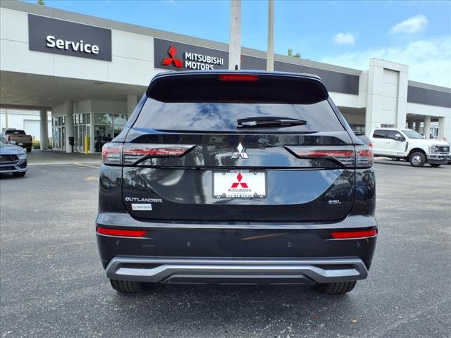 New 2025 Mitsubishi Outlander SEL image 6