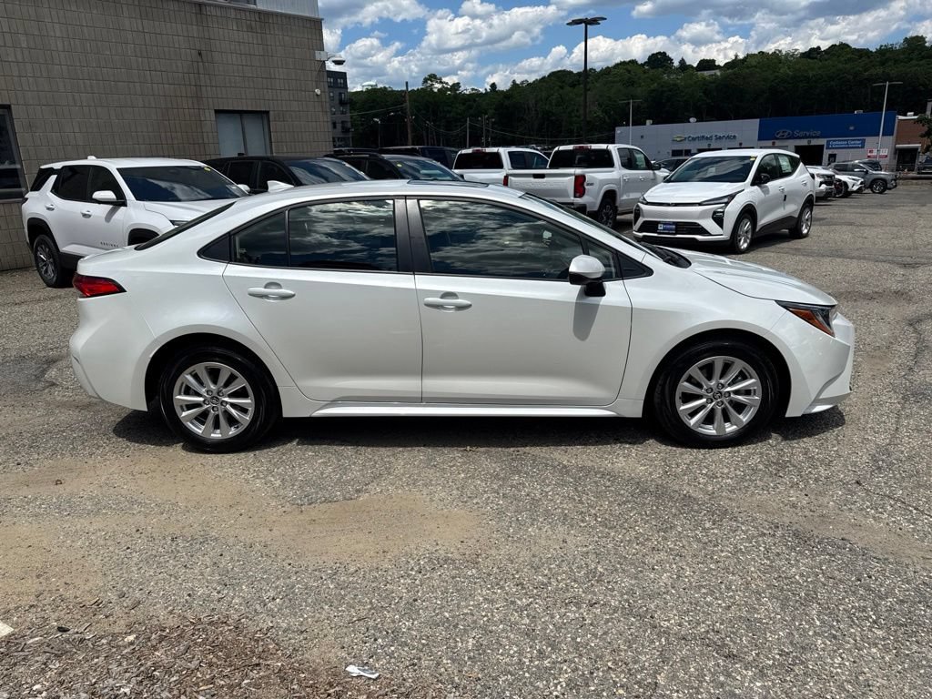 Used 2023 Toyota Corolla LE w/ LE Premium Package FWD image 8