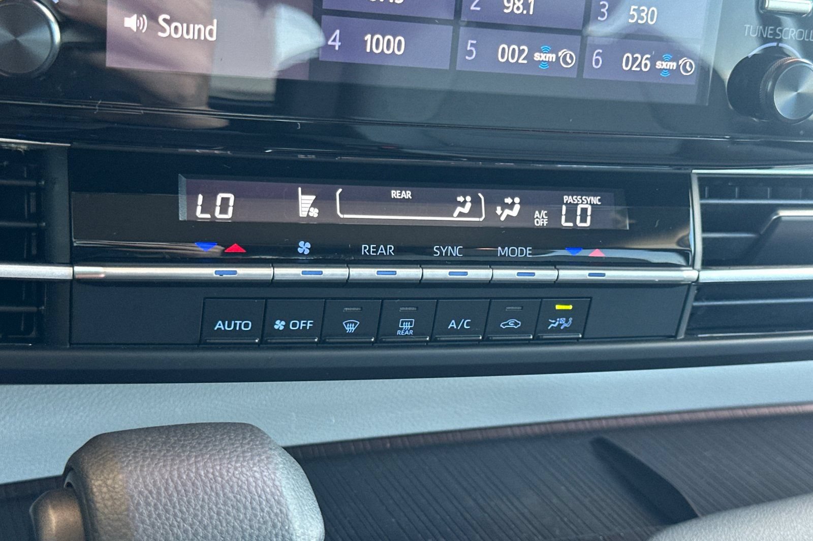 Certified 2024 Toyota Sienna LE AWD/4WD image 24