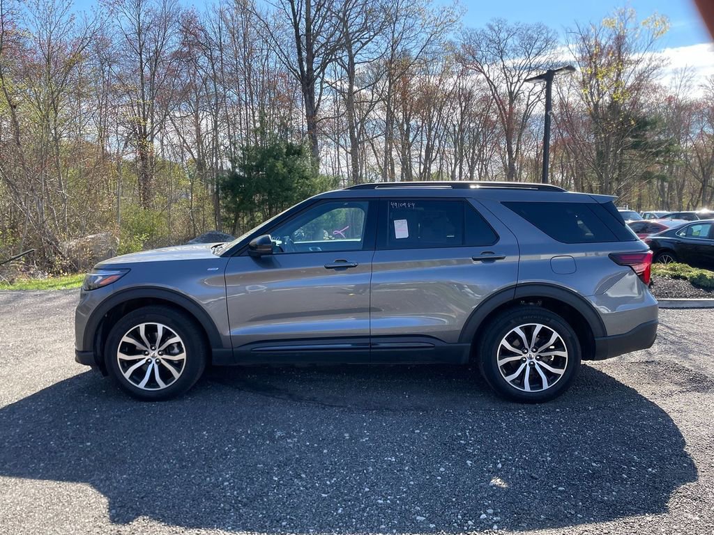Used 2025 Ford Explorer ST-Line AWD/4WD image 9