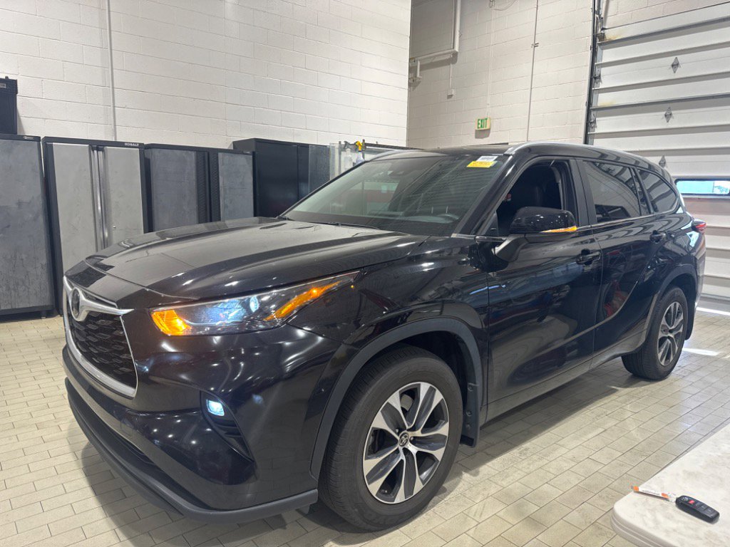 Used 2024 Toyota Highlander XLE image 46