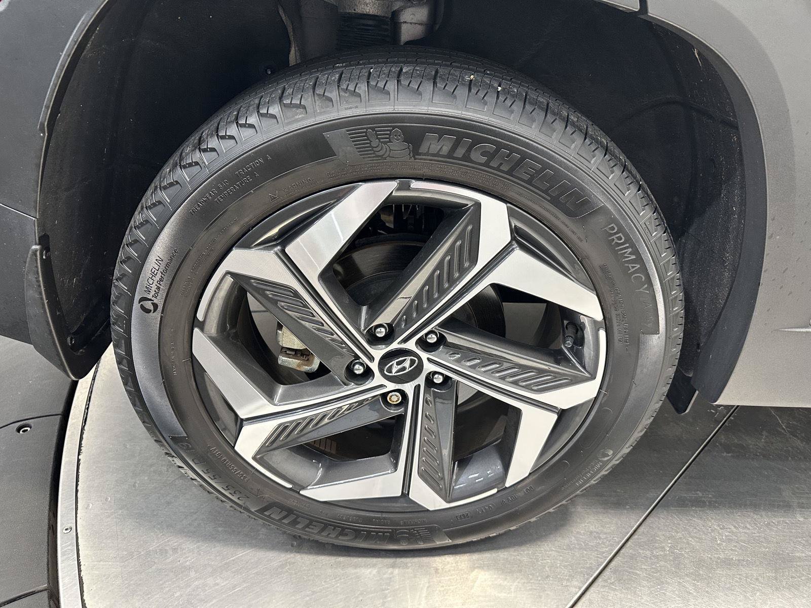 Certified 2024 Hyundai Tucson Limited AWD/4WD image 11
