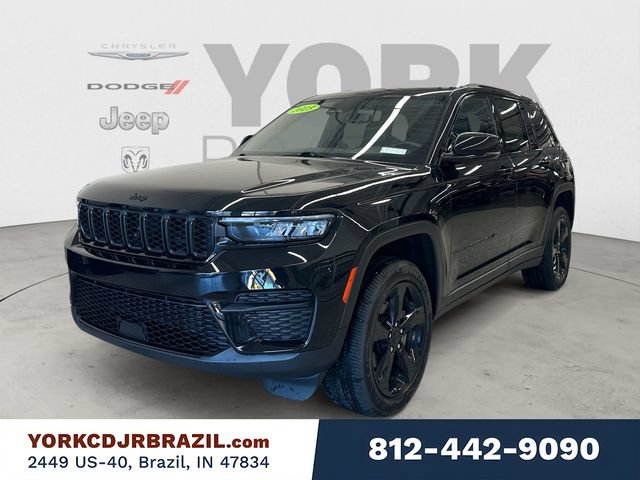 Used 2023 Jeep Grand Cherokee Altitude AWD/4WD image 1