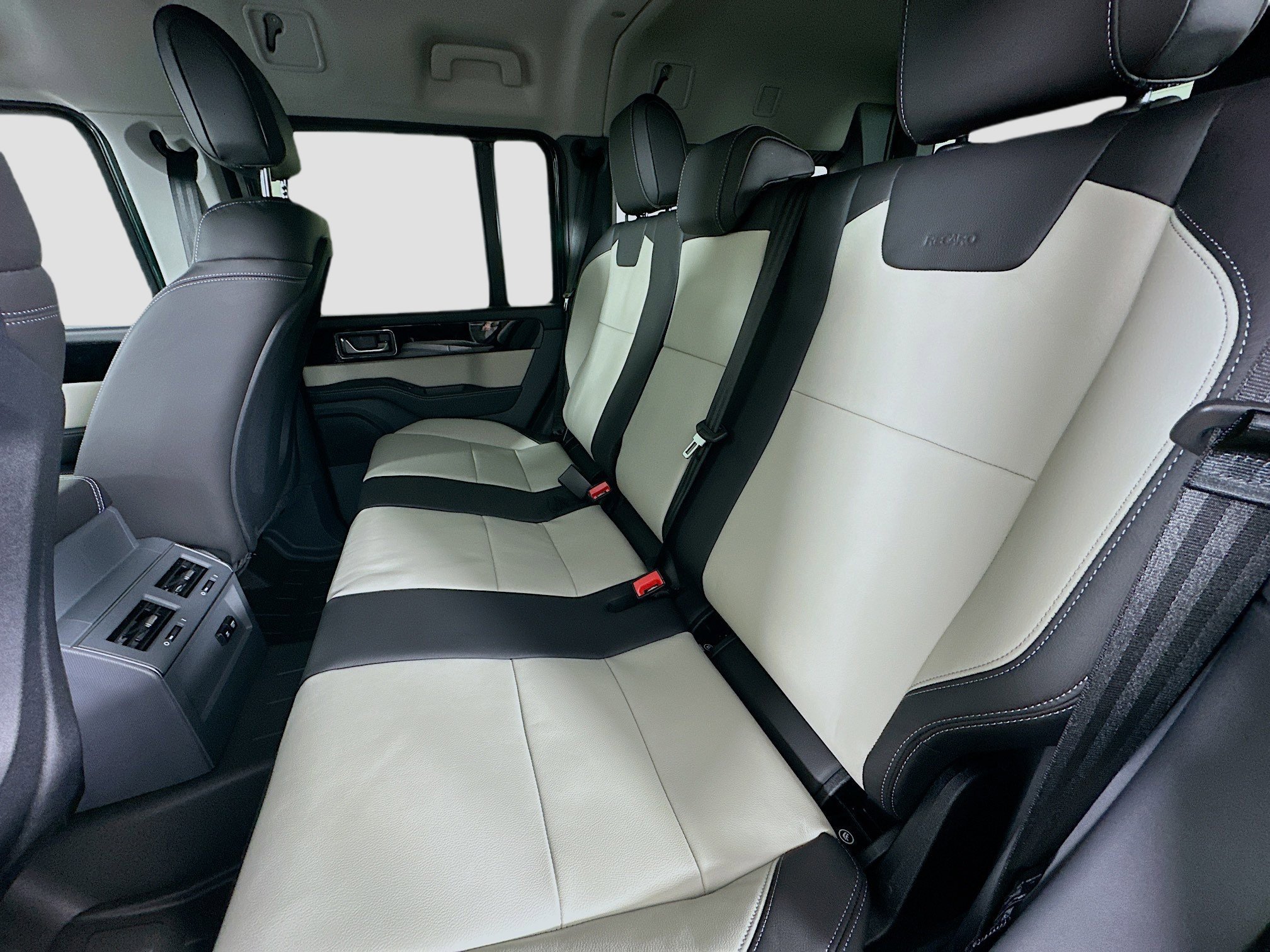 New 2025 INEOS Grenadier Station Wagon AWD/4WD image 37