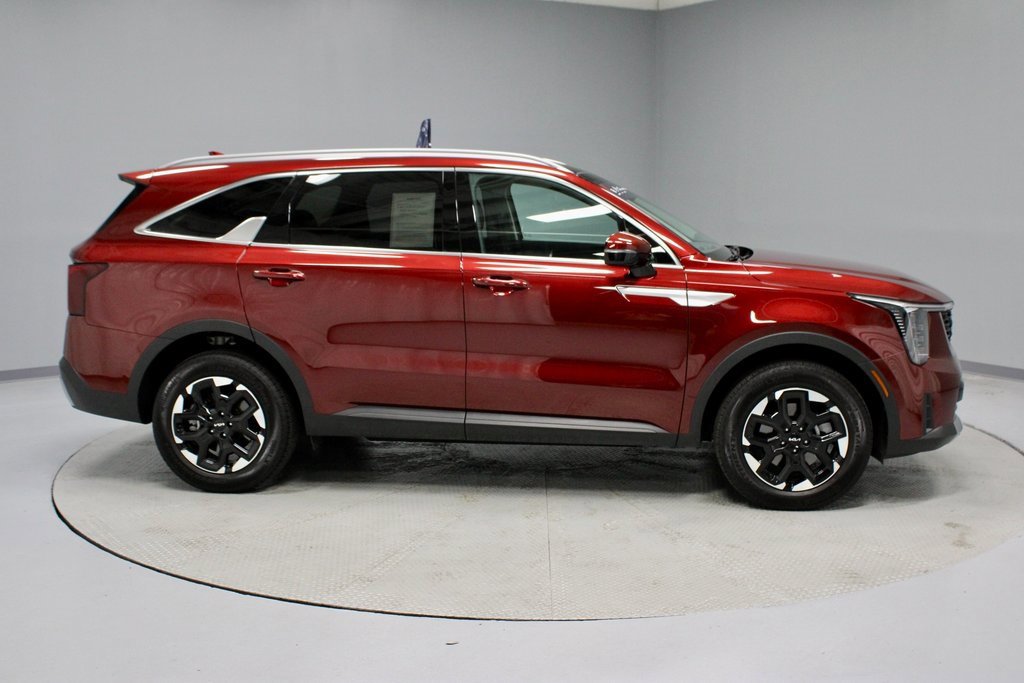 Used 2025 Kia Sorento S w/ Panoramic Sunroof Package image 14