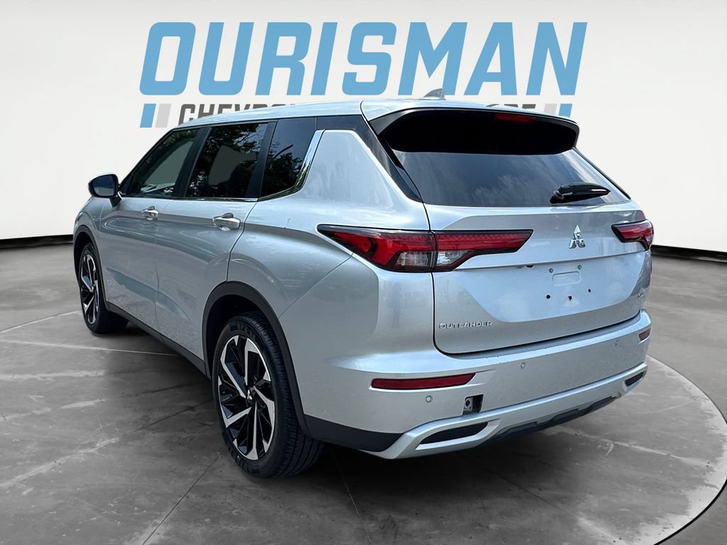 Used 2024 Mitsubishi Outlander SE FWD image 4