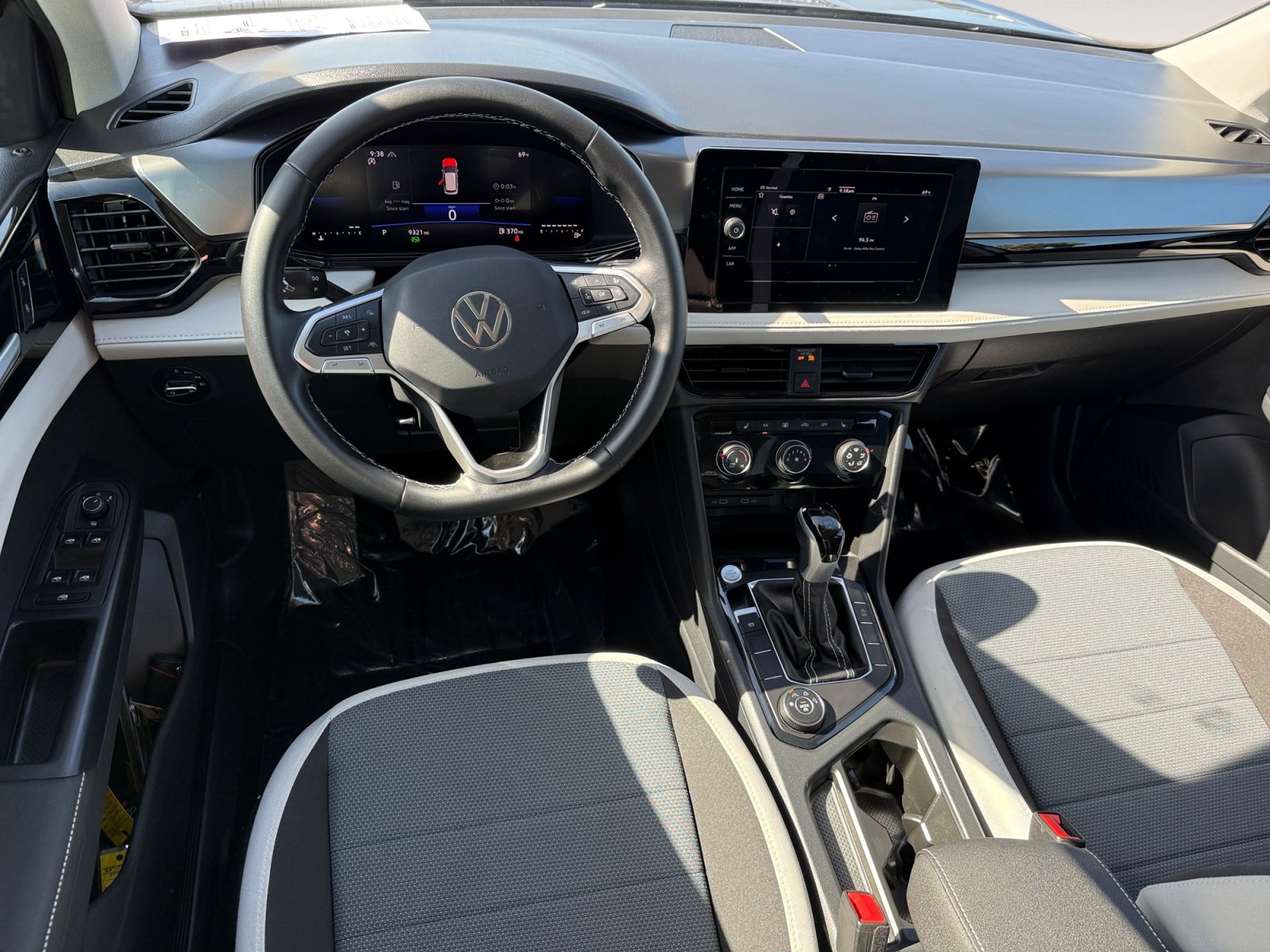 Certified 2025 Volkswagen Taos S AWD/4WD image 15