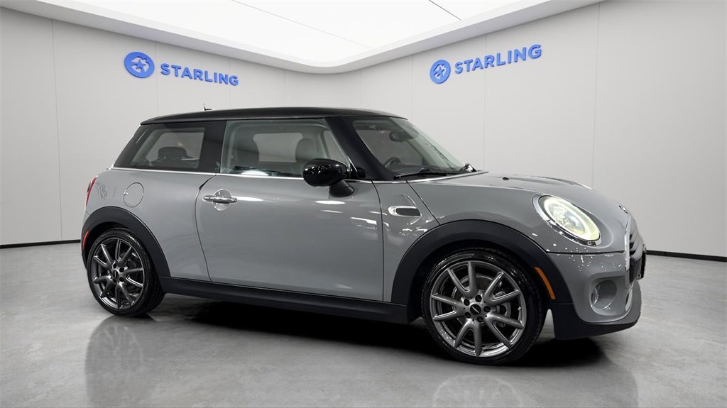 Used 2020 MINI Cooper 2-Door Hardtop image 12