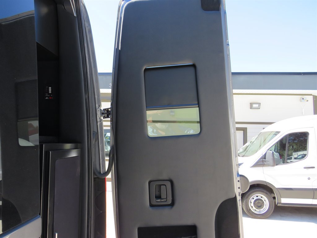 Used 2022 Mercedes-Benz Sprinter 4500 w/ Parking Package image 15