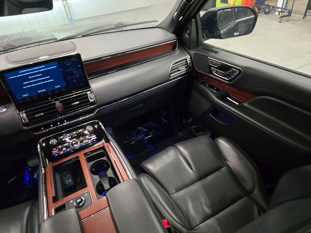 Used 2023 Lincoln Navigator L Reserve RWD image 41