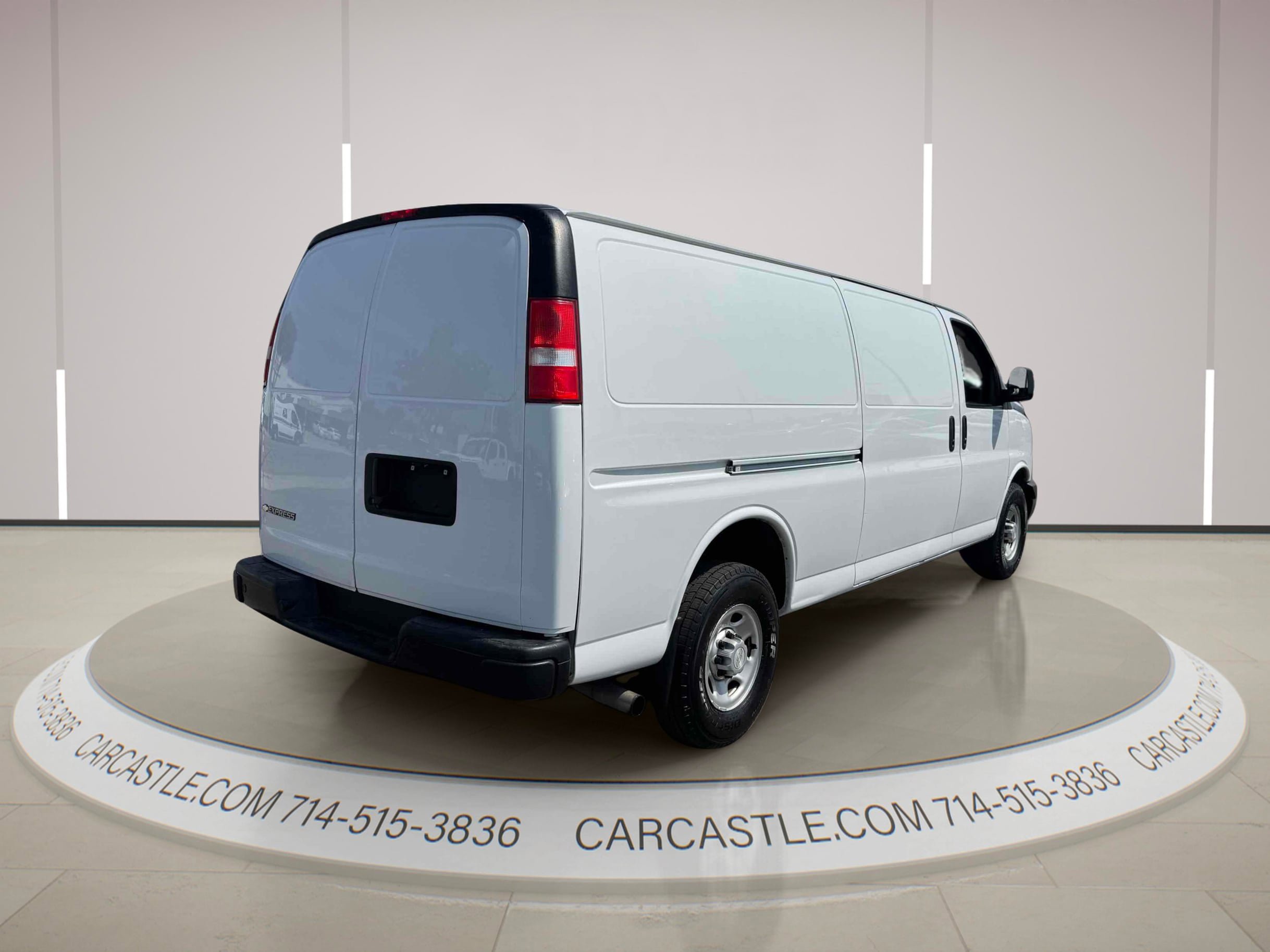 Used 2019 Chevrolet Express 3500 Extended w/ Driver Convenience Package RWD image 4