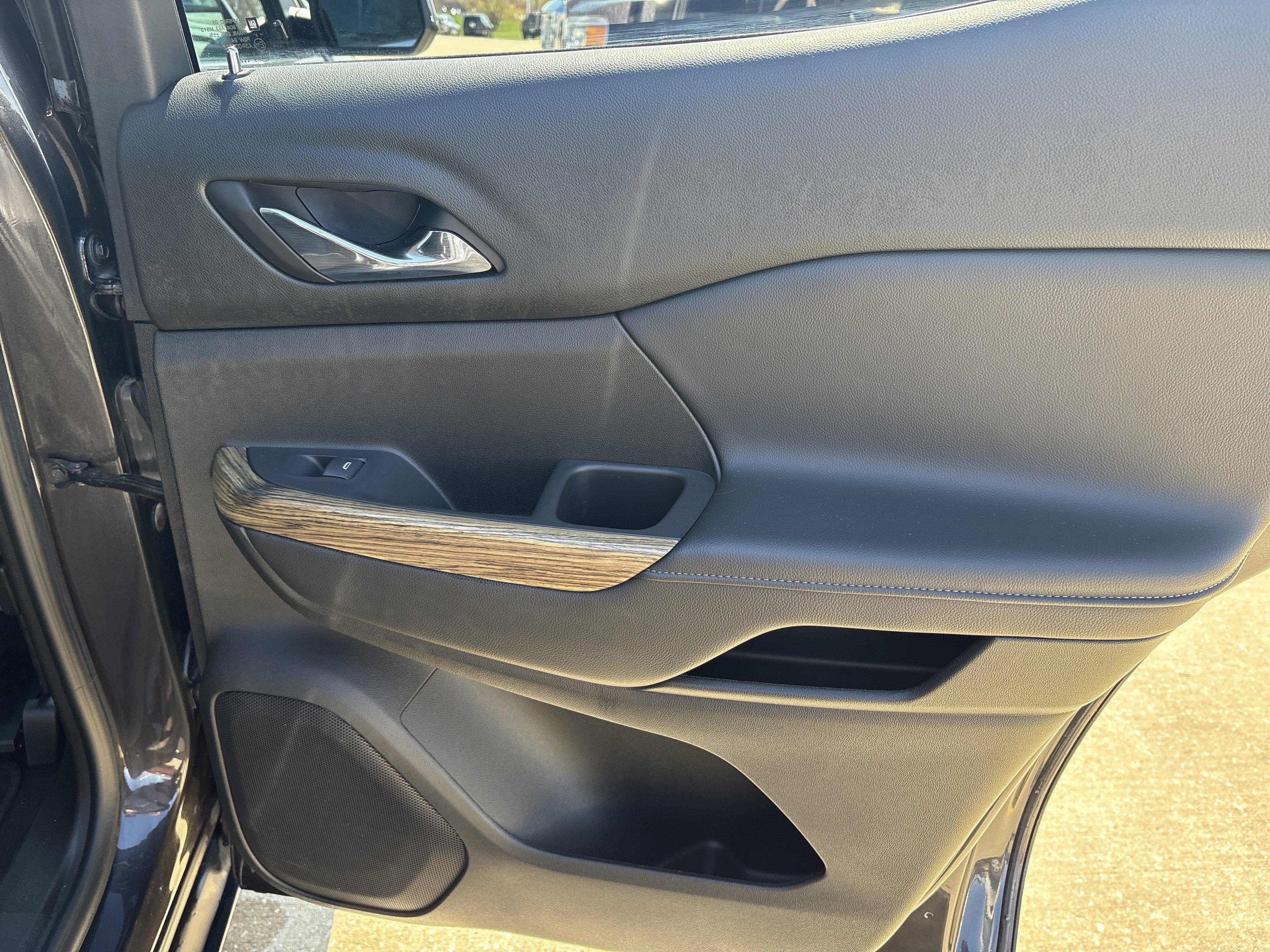 Used 2018 GMC Acadia Denali w/ Technology Package image 16