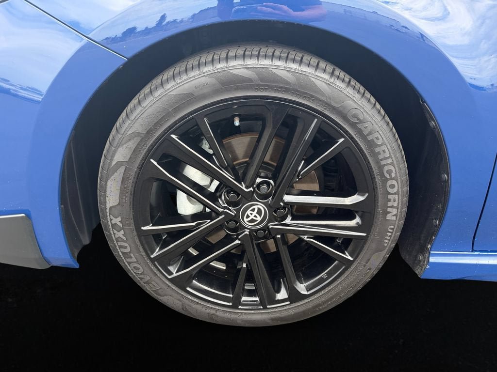 Used 2025 Toyota Camry SE FWD image 9