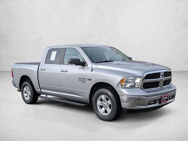 Used 2019 RAM 1500 Classic SLT w/ Luxury Group image 3