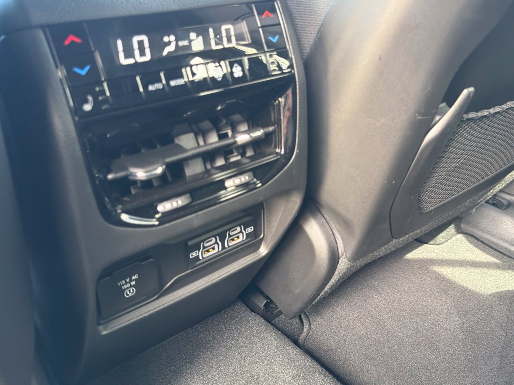 Used 2024 Jeep Grand Cherokee Overland RWD image 22