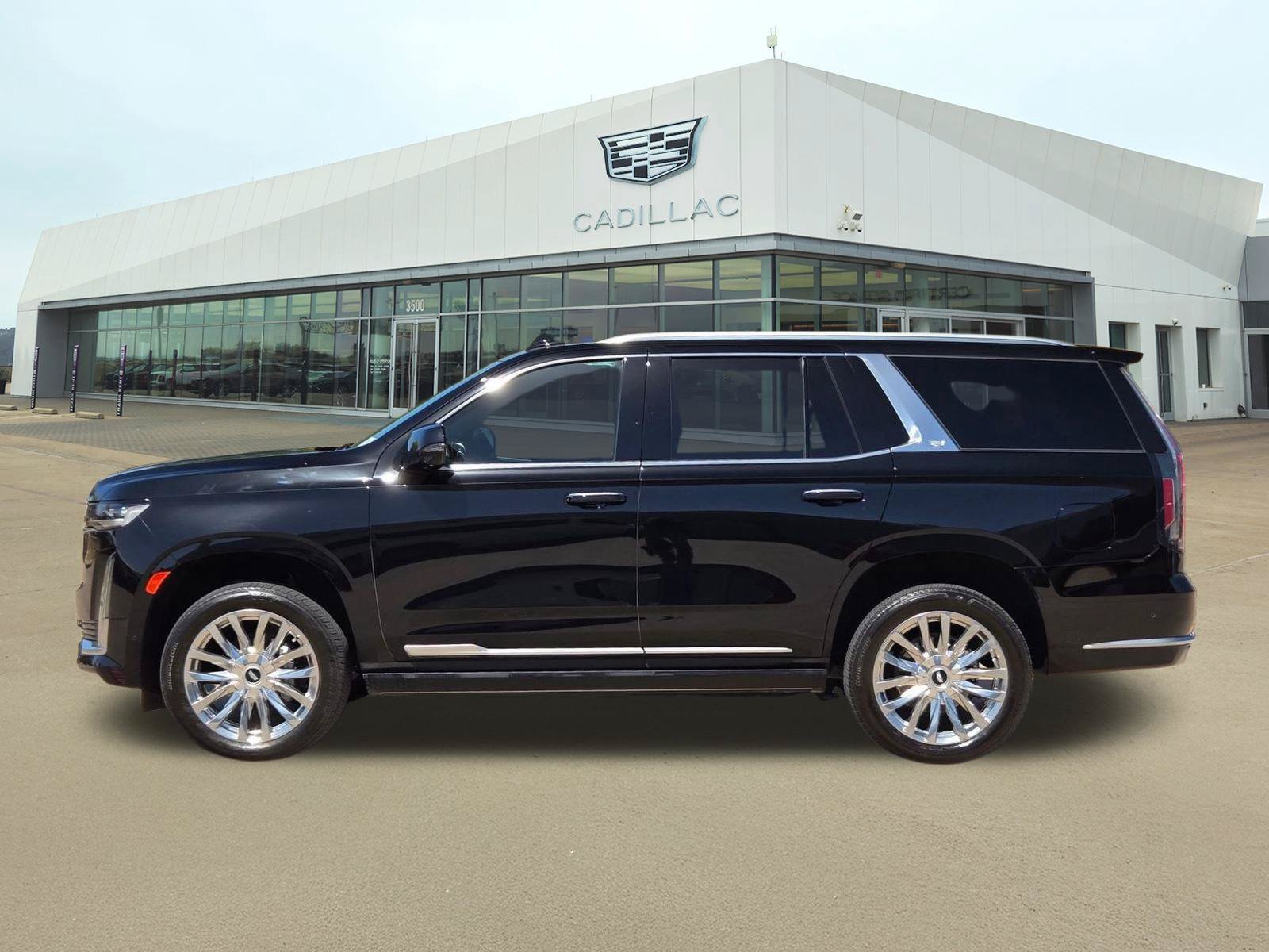 Certified 2024 Cadillac Escalade Premium Luxury w/ Performance Package AWD/4WD image 3