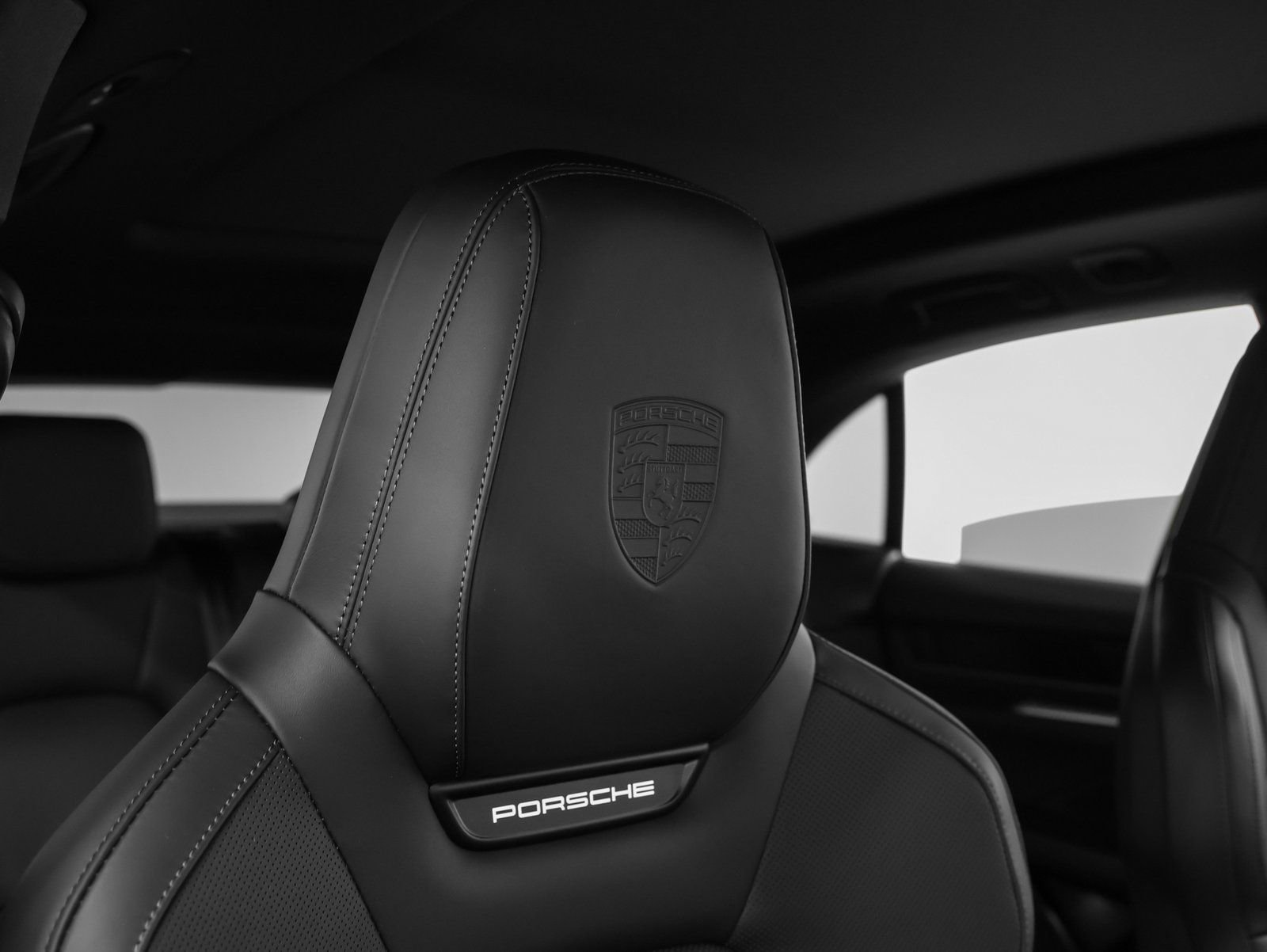 New 2026 Porsche Macan 4 Electric image 24