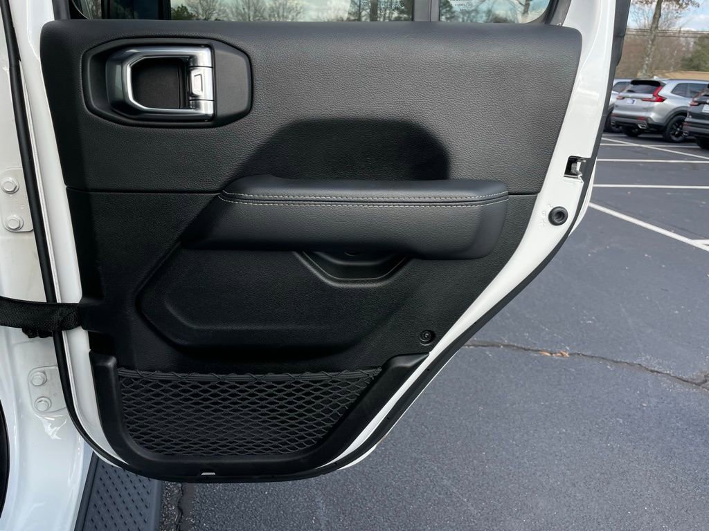 Used 2022 Jeep Gladiator Overland w/ LED Lighting Group image 34