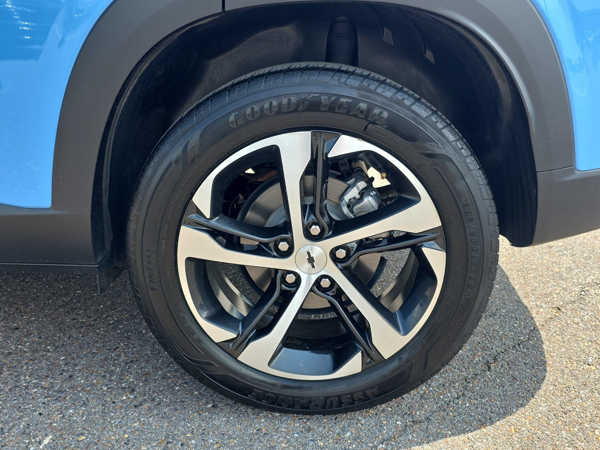 Used 2024 Chevrolet Trax RS FWD image 9