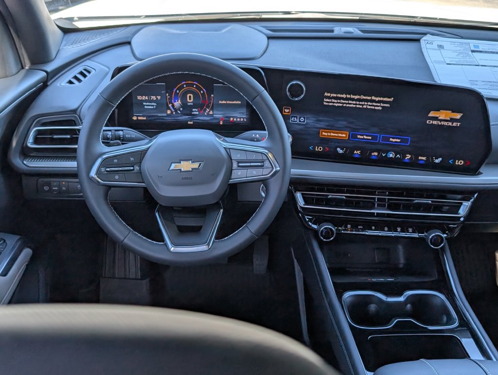 New 2027 Chevrolet Traverse LT w/ Driver Confidence Package FWD image 4
