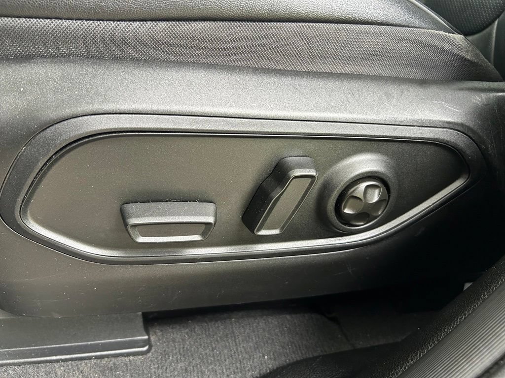 Used 2023 Jeep Grand Cherokee L Overland RWD image 17