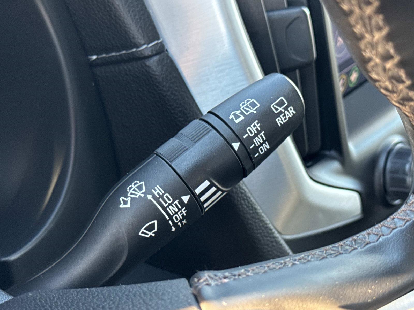 Used 2023 GMC Terrain SLT image 8