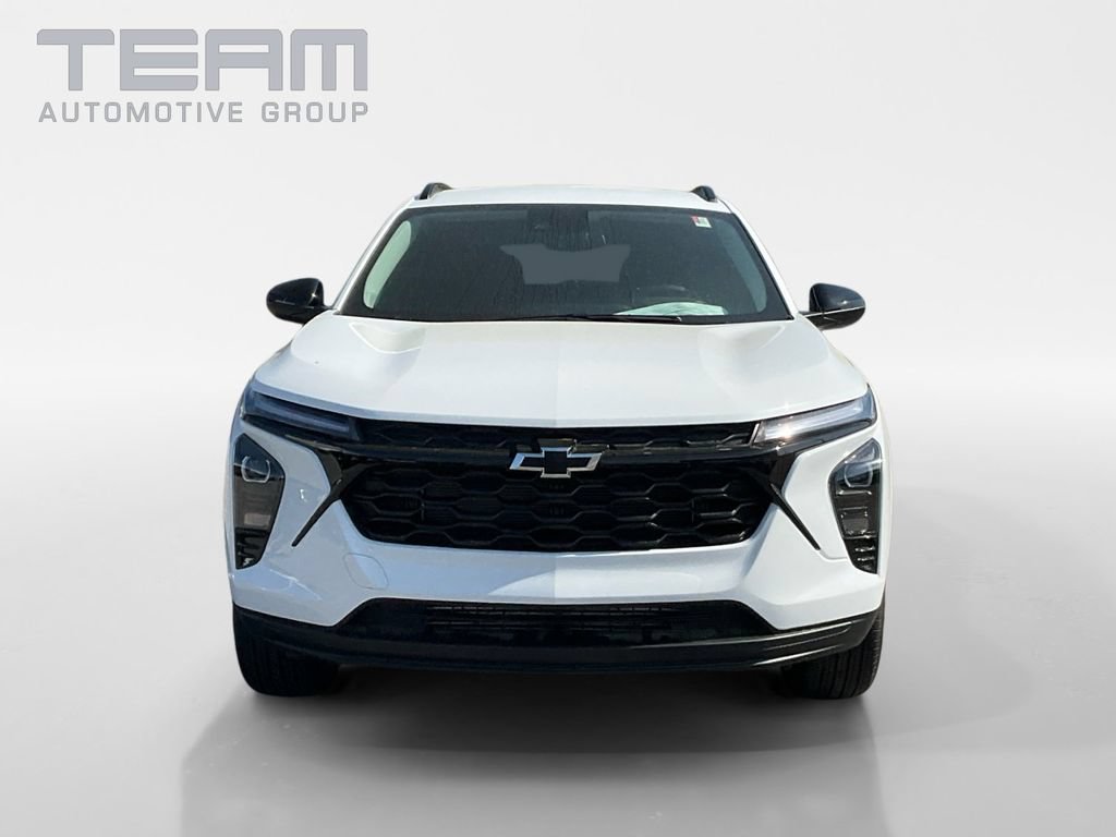 New 2026 Chevrolet Trax LT w/ Driver Confidence Package FWD image 2