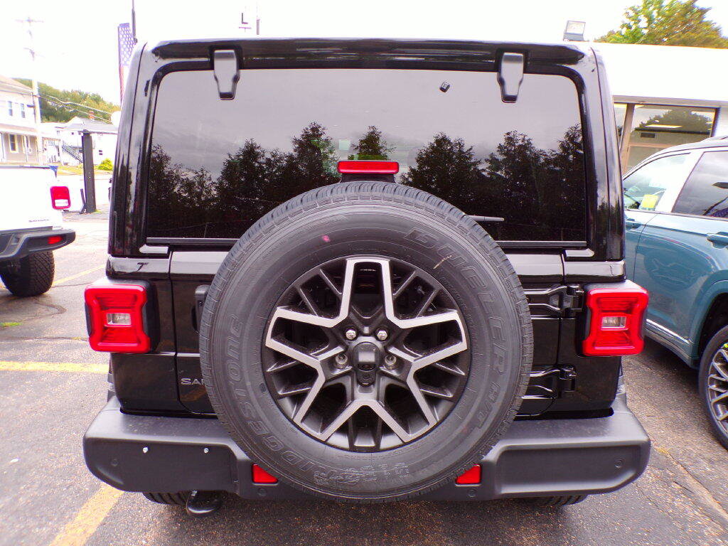 New 2027 Jeep Wrangler Unlimited Sahara AWD/4WD image 9