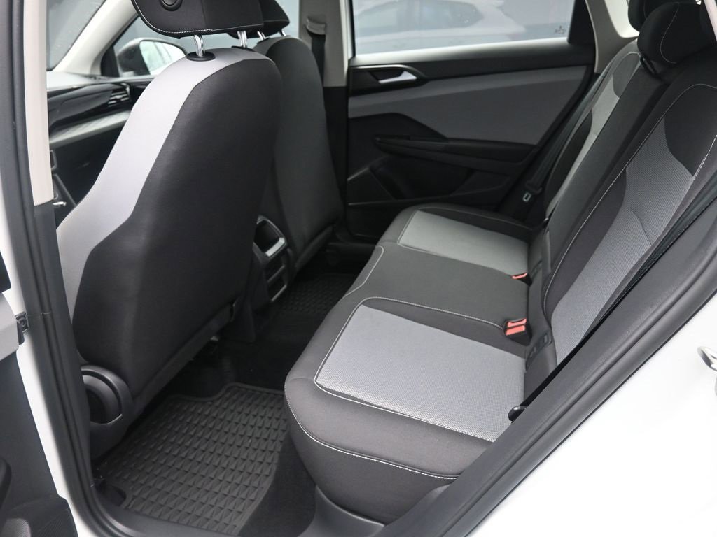 Used 2022 Volkswagen Taos S image 23