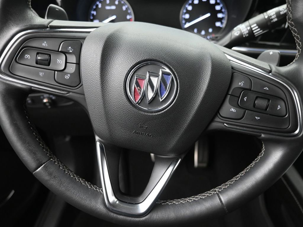 Used 2022 Buick Envision Essence w/ Technology Package I image 16