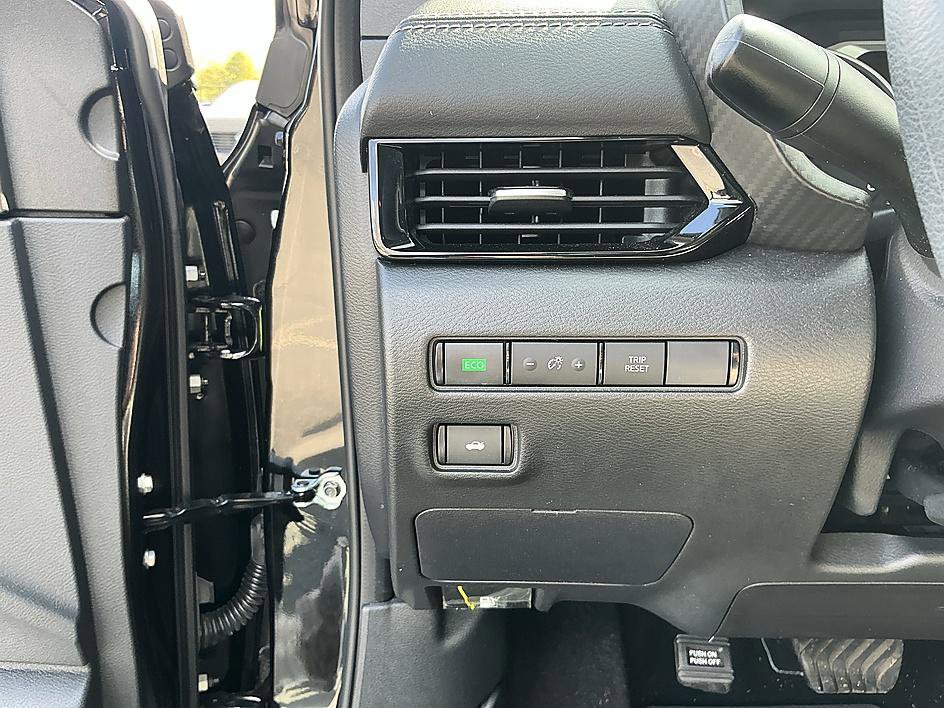 Certified 2023 Nissan Sentra SV FWD image 13