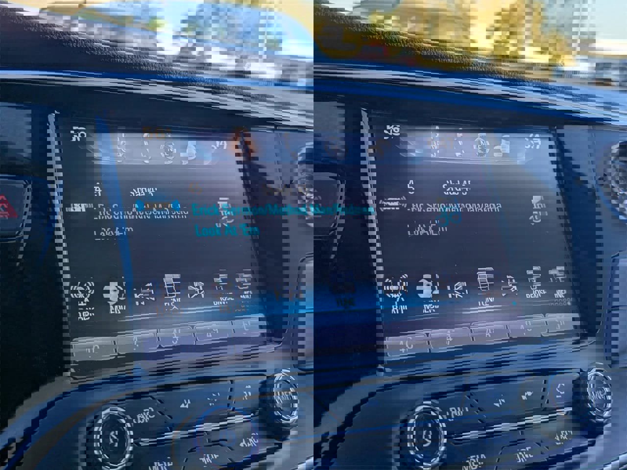 Used 2019 Buick Envision Essence image 24