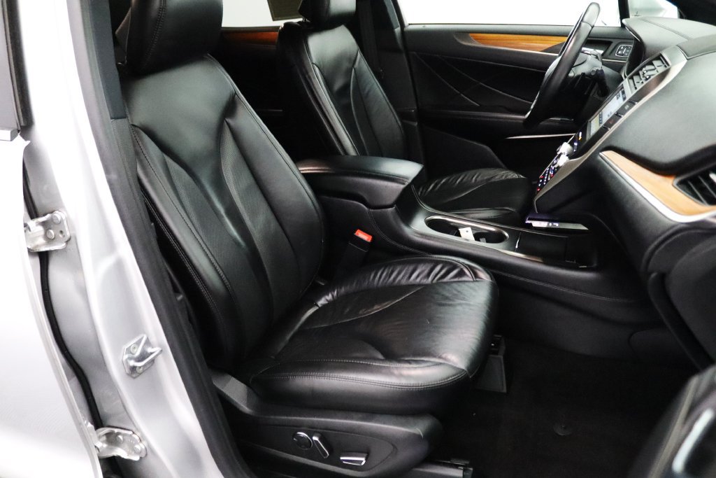Used 2019 Lincoln MKC Select w/ Select Plus Package AWD/4WD image 15