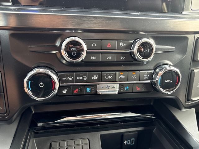 New 2026 Ford F250 Lariat w/ Black Appearance Package AWD/4WD image 23