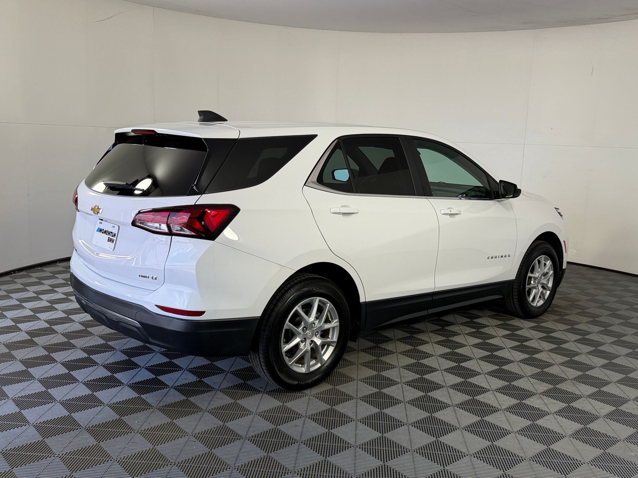 Used 2022 Chevrolet Equinox LT AWD/4WD image 9