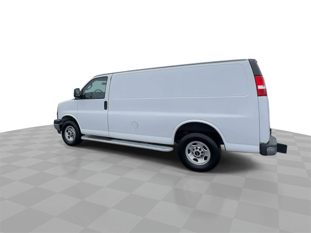 Used 2022 GMC Savana 2500 w/ Driver Convenience Package image 5