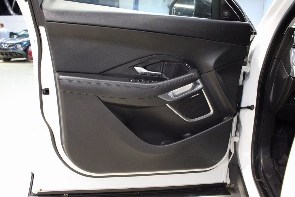 Used 2018 Jaguar E-PACE S image 31