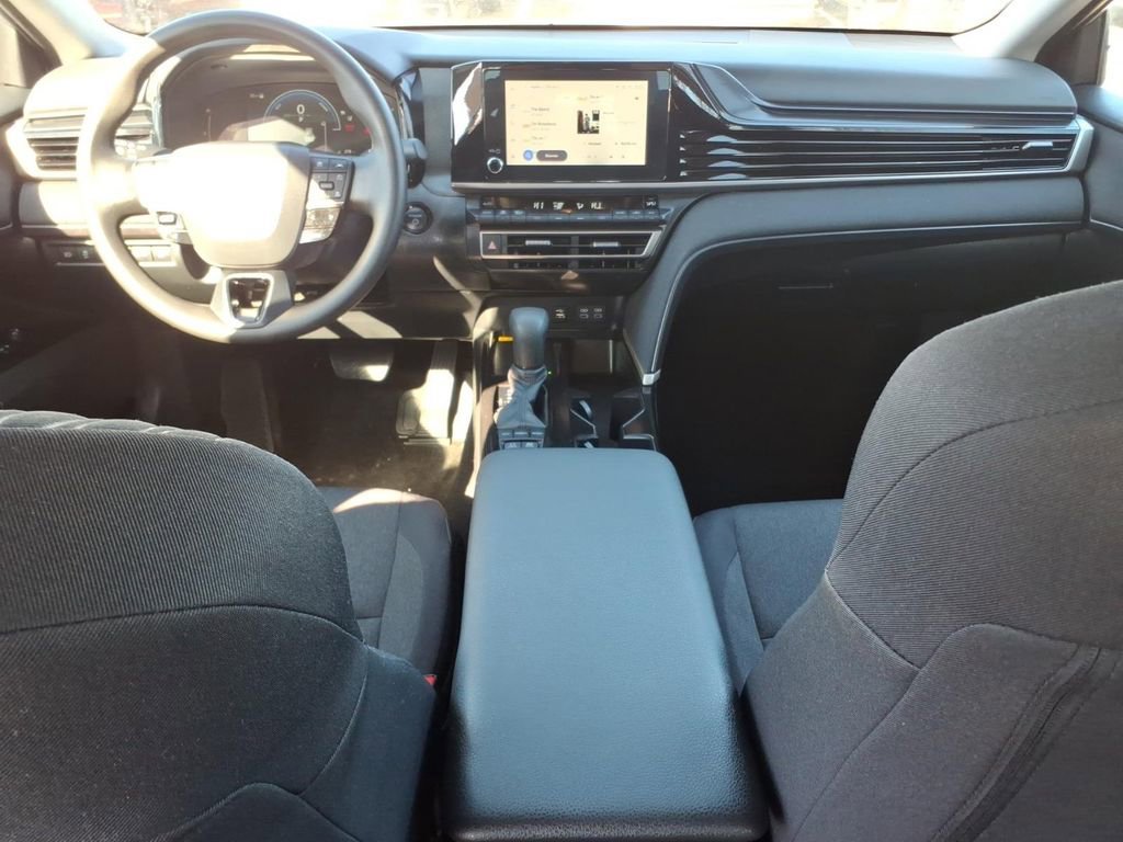 Used 2025 Toyota Camry LE image 13